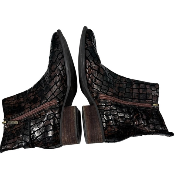 Donald Pliner croc embossed leather boots short boot size 7. - Picture 3 of 5